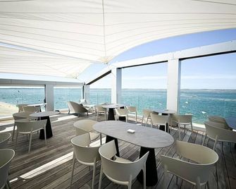 ليه فاجو أوتل آند سبا - أركاشون - مطعم