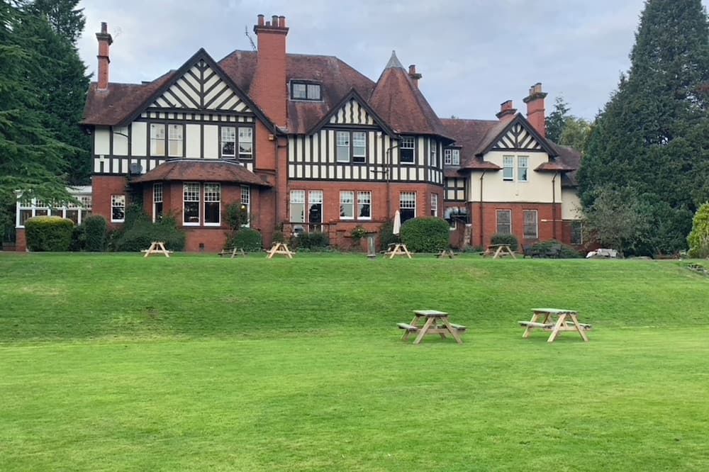 OYO Dunmar House Hotel