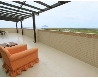 Meet Love at Pacific Ocean Turtle Island Bed and Breakfast - Yilan City - Balcony