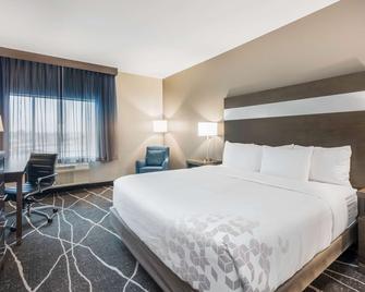 La Quinta Inn and Suites by Wyndham Houston Spring South - Spring - Schlafzimmer