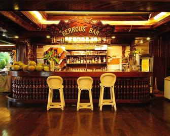 Airai Water Paradise Hotel & Spa - Airai - בר