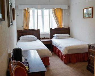 The Fox & Hounds Hotel - Okehampton - Bedroom