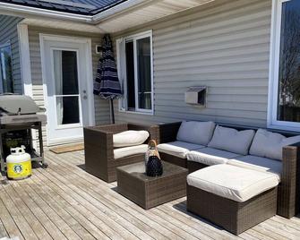 Modern, Bright and Spacious! - Charlottetown - Patio