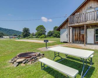 Outdoorsy Huntsville Escape - Atv Authorized Route - Huntsville - Patio
