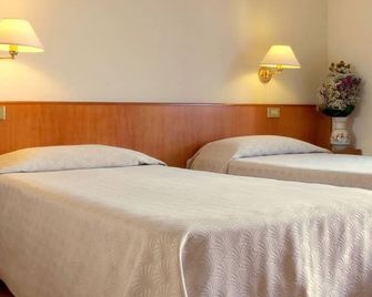 Hotel Plaza - Salerno - Habitación