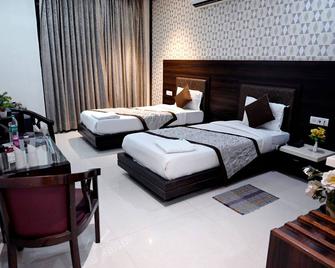 Hotel Badrika Inn - Rewa - Bedroom