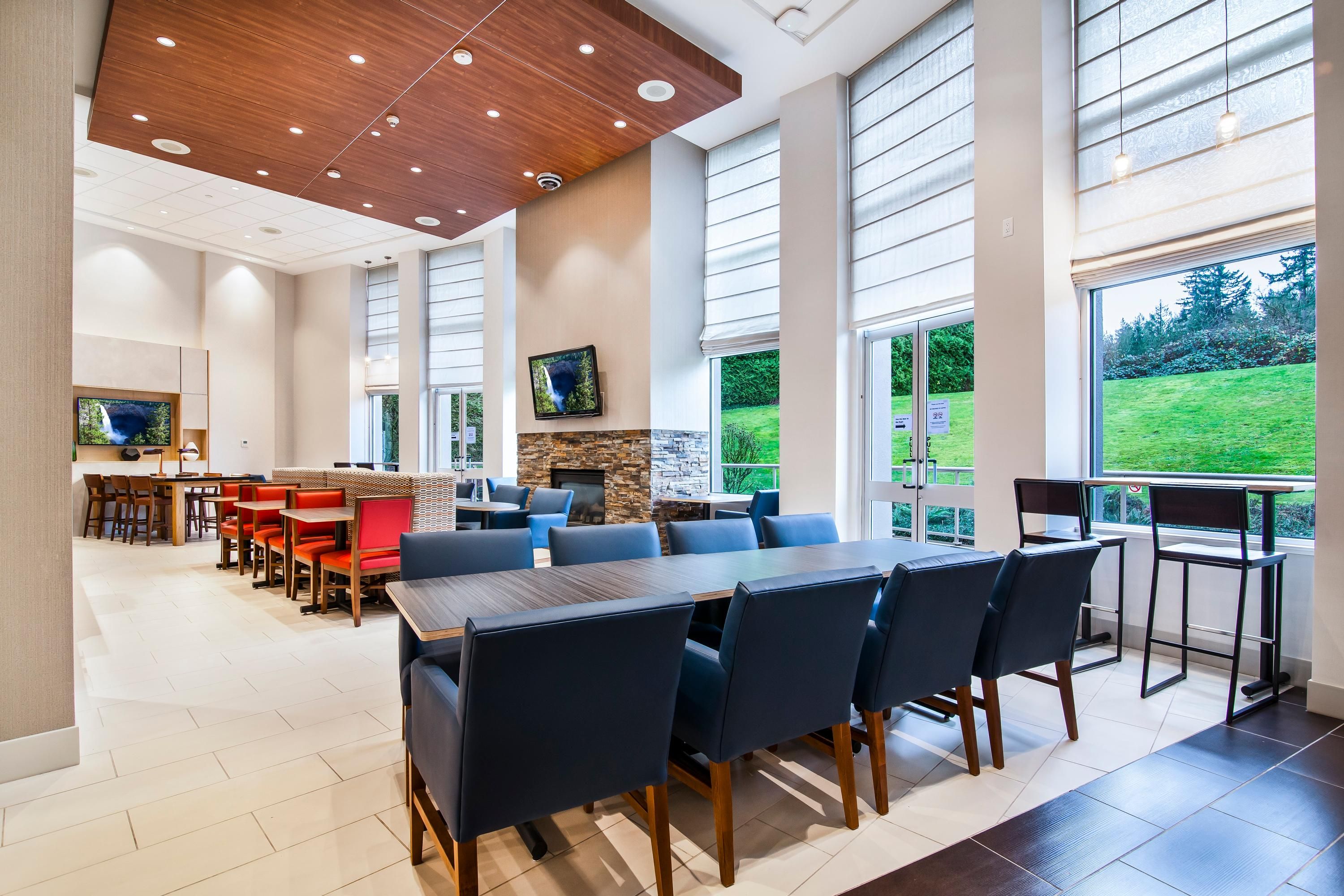Holiday Inn Express & Suites Langley By IHG - Langley - Restaurace