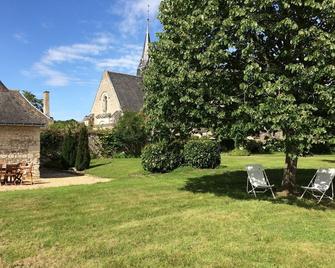 Outbuilding in a 16th century Priory. - Vaas - Innenhof