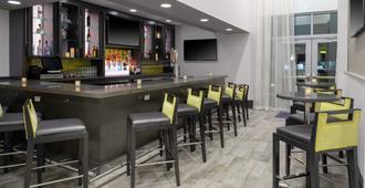 Hampton Inn & Suites Irvine/Orange County Airport - Irvine - Bar