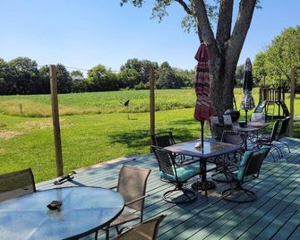 Illinois Historic Cross Home/Barn/Fishing/Hiking/Atv Mcleansboro - Dahlgren - Patio