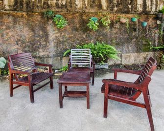 OYO 92624 Stone Homestay - Mataram - Patio