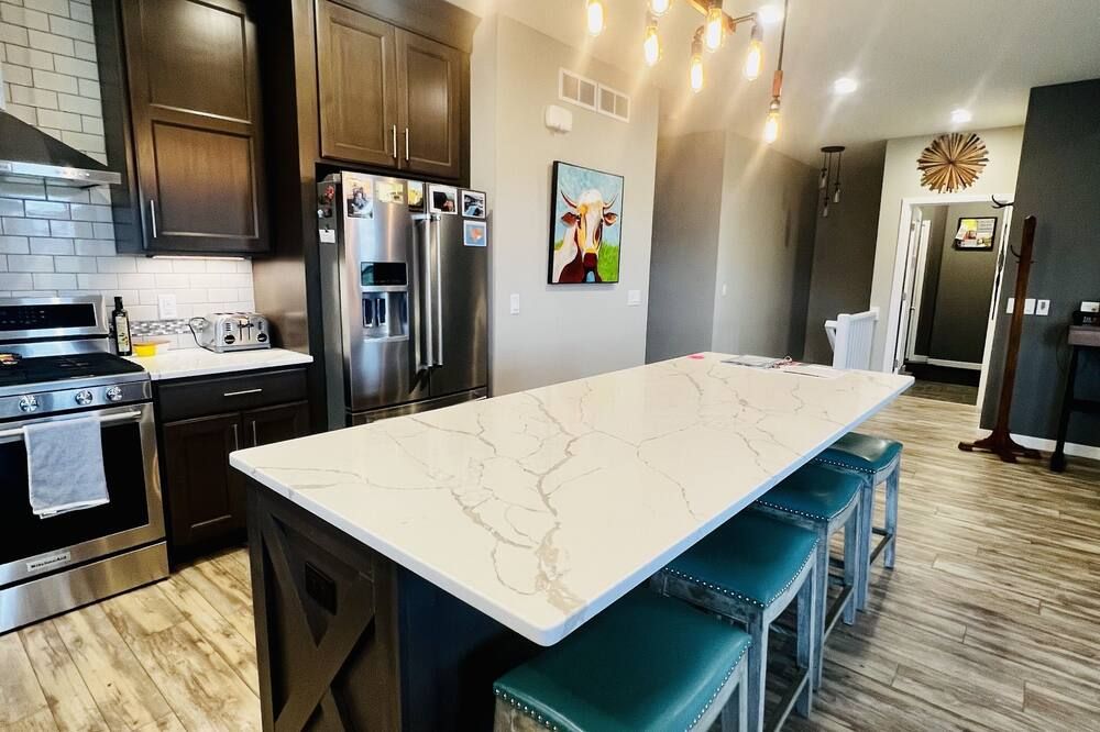 Blue Ridge Home - Featuring 4 King Beds & 1 Queen Bed - Comfort/Luxury Awaits - Fitchburg - Kuchyň
