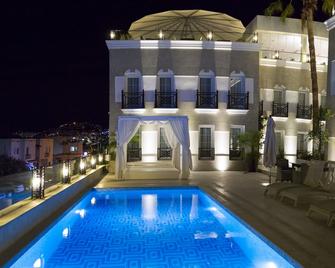 Ena Boutique Hotel - Αλικαρνασσός - Πισίνα