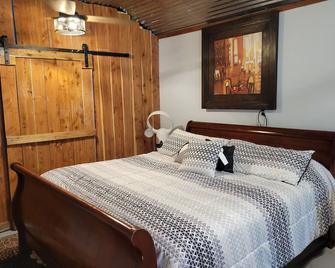 Modern Style Cabin with deck to watch ranch animal - Kempner - Bedroom