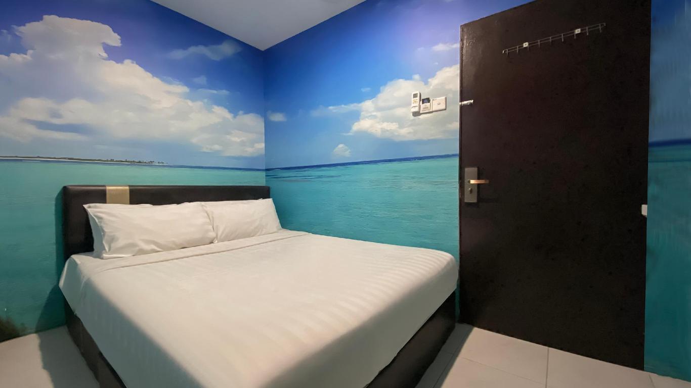Spot On 89673 Good Friend Hotel