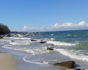 NEW 2018 holiday home exclusively near the beach, sauna, fireplace, free WiFi, garden - Wiek - Пляж