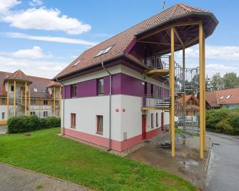 Comfortable holiday home in Lipno with garden - Lipno nad Vltavou - Building