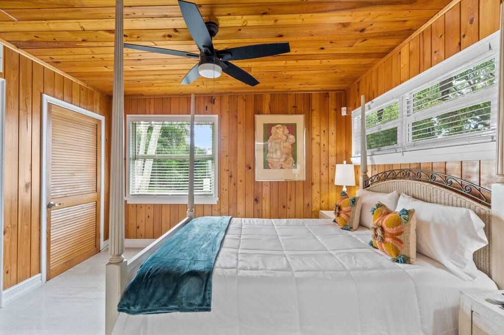 Beautifully Renovated 5 bedroom Vero Beach Beach House with Pool Pet Friendly - וורו ביץ' - חדר שינה