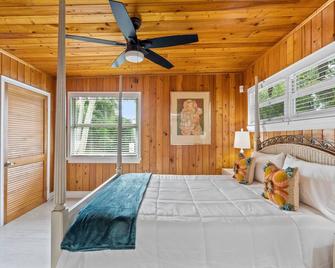 Beautifully Renovated 5 bedroom Vero Beach home - Vero Beach - Habitación