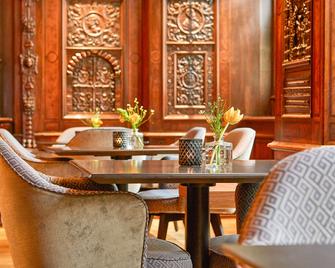 Radisson Blu Schwarzer Bock Hotel Wiesbaden - ויסבאדן - חדר אוכל