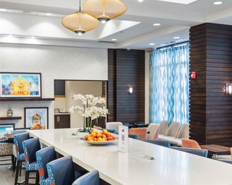 Hampton Inn by Hilton Winnipeg Airport/Polo Park - וויניפג - לובי