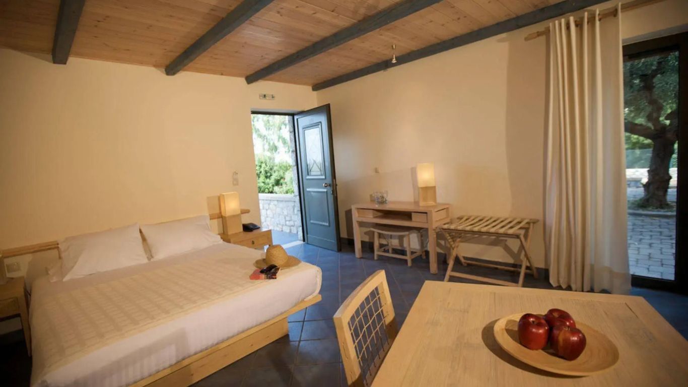 ميليتسينا فيلدج هوتل