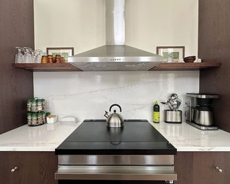 Cozy Cabin with Fireplace, Games, Coffee on 5 Acres - Hunter - Kitchen