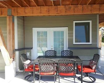 Brand New Apartment with Great Views - Britannia Beach - Patio