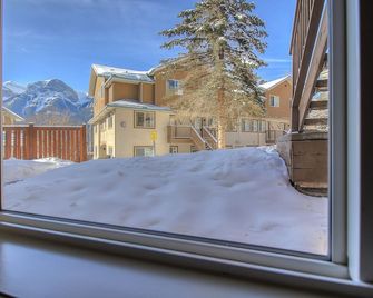 Spacious condo unit Getaway to the Rocky - Harvie Heights - Balcony