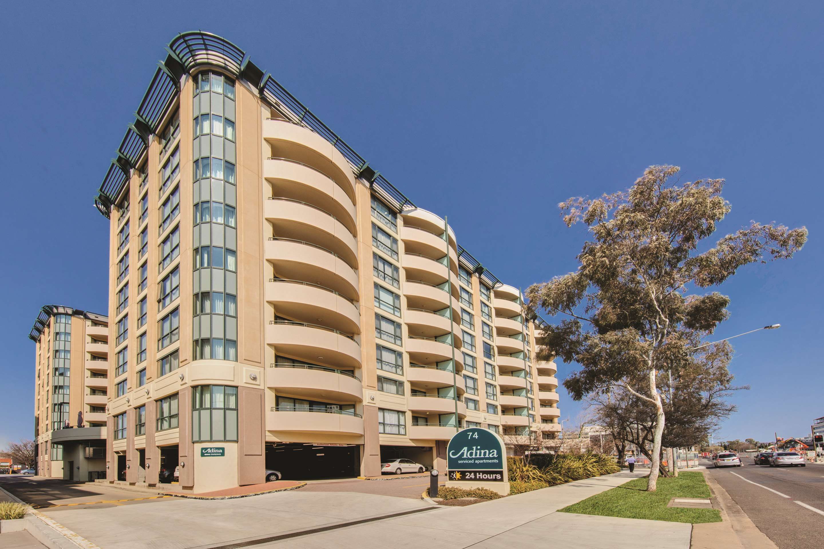 Adina Serviced Apartments Canberra James Court - Canberra - Building