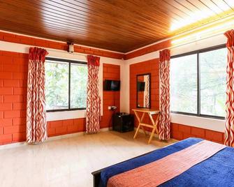 Spezia Natural Resort - Thekkady - Bedroom