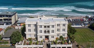 Majestic Mansions - Apartments at St Clair - Dunedin