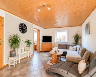 Holiday home in the Eifel-Mosel with garden - Roes - Sala de estar