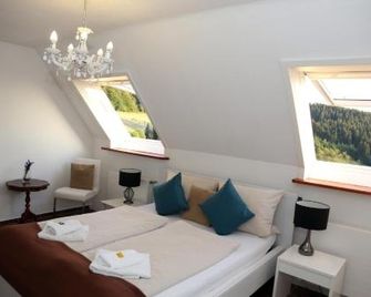 Hotel-Berggasthof Schwarzwaldperle - Sasbachwalden
