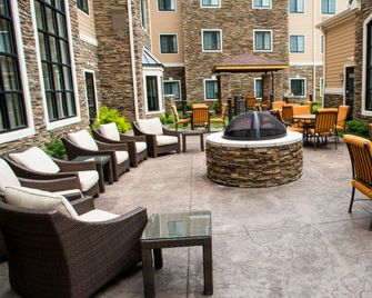 Staybridge Suites Lexington by IHG - Lexington - Patio
