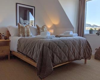 Central Hawick spacious stylish flat with log burner - Hawick - Bedroom