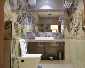 Madhav Residency Hotel & Banquet, Kalyan, Mumbai - Kalyān