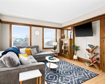 Lakeside Condo | Minutes from Downtown Duluth - Duluth - Sala de estar