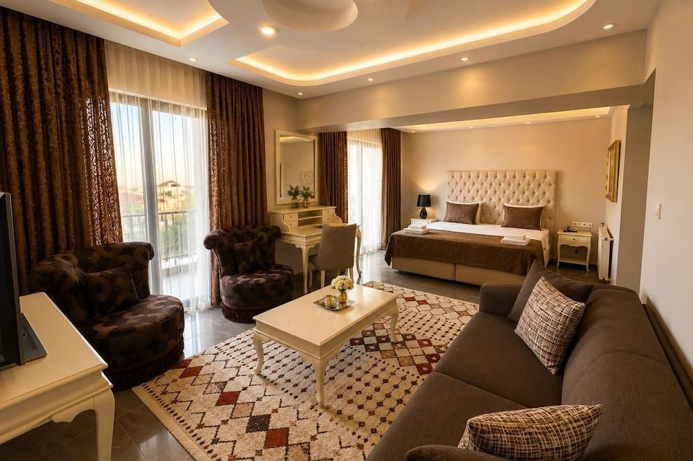 Marine View Hotel - יאלובה