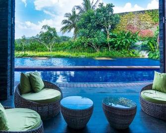 Luxurious Modern Villa at Vimala Hills - Bogor - Playa