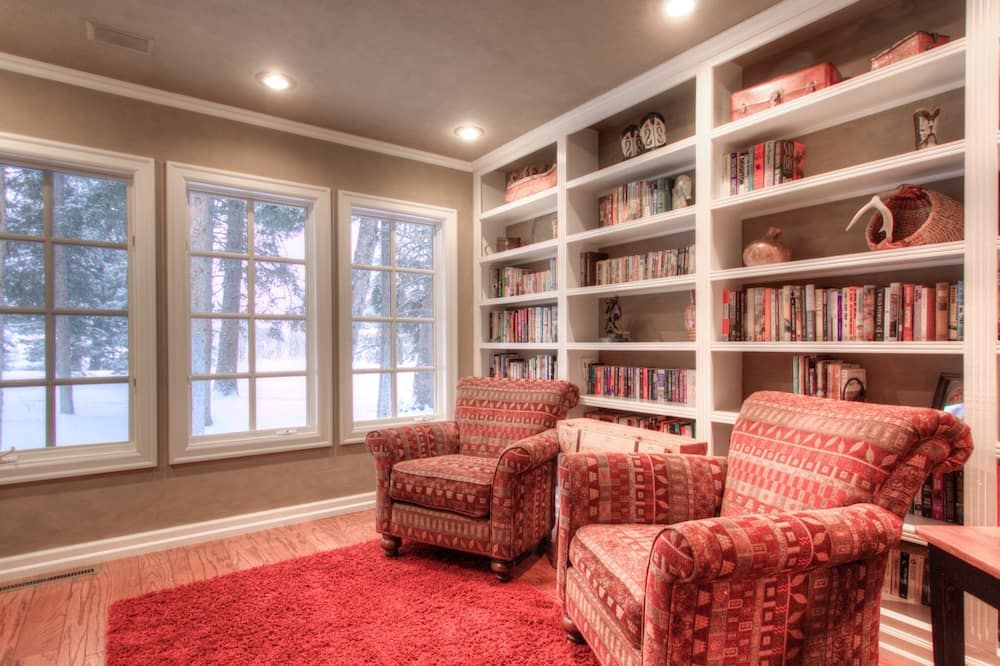 Secluded home close to Meadow Village w/private hot tub & library | Creekside Retreat - بيغ سكي - ردهة