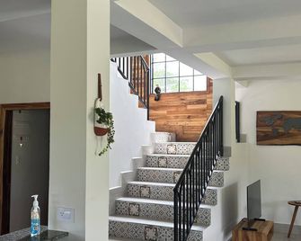 Peaceful Farmhouse • 10 Min to Roldanillo • Perfect for Paragliders - La Tulia - Escaleras
