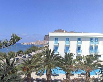 Hotel Tourist - Cefalù - Building