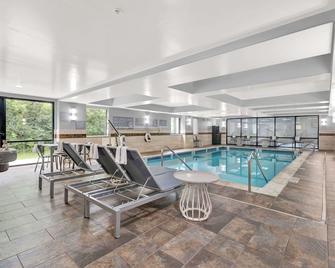 Spark by Hilton Plymouth - Plymouth - Piscina