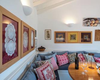 Ataraxia At Saravari Beach - Plaka - Salon