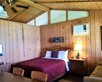 Two Lakefront Side-By-Side Cabins W/Boat Slip Included! - Blue Eye - Habitación