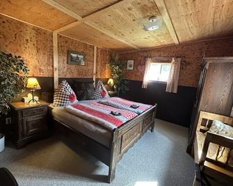 Guesthouse Austria - Stewart - Habitación