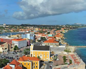Majestic City Suites & Beach Hotel - Willemstad - Vista externa
