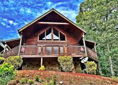 Gorgeous View. Hot Tub. Privacy. Fireplace. Pool & Fishing Access! - Sevierville - Edificio