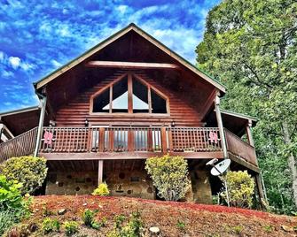 Gorgeous View. Hot Tub. Privacy. Fireplace. Pool & Fishing Access! - Sevierville - Building